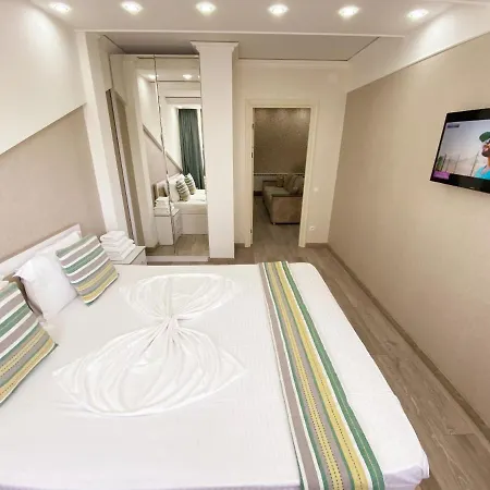 Apartamento Rent Lux Lev Tolstoi 24/1. *